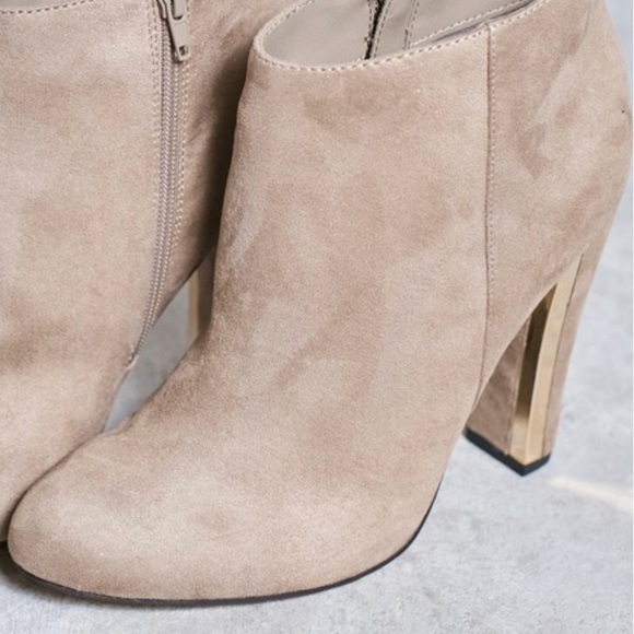 asos design pleasant high block heels in taupe